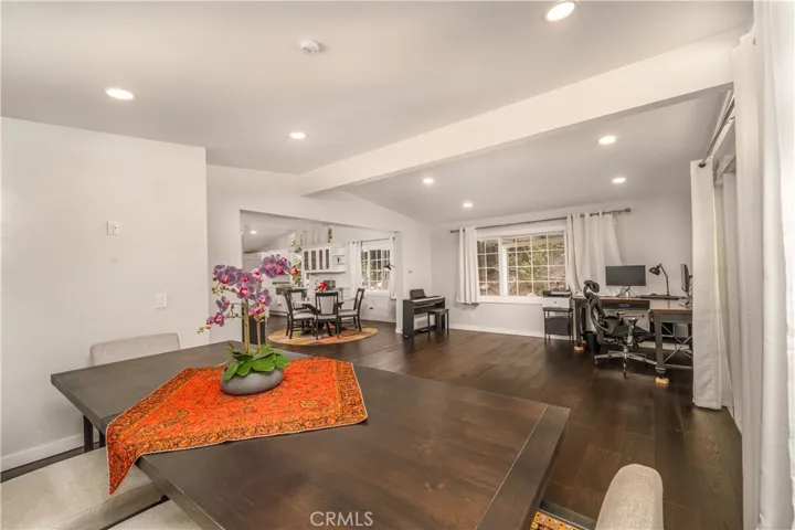 5708 Mcdonie, Woodland Hills, California 91367
