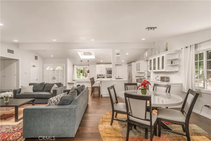5708 Mcdonie, Woodland Hills, California 91367
