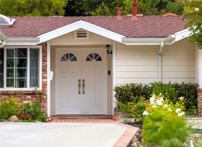 5708 Mcdonie, Woodland Hills, California 91367