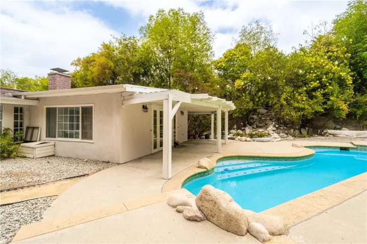 5708 Mcdonie, Woodland Hills, California 91367