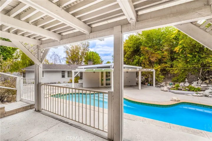 5708 Mcdonie, Woodland Hills, California 91367