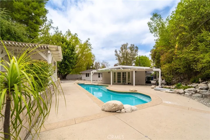 5708 Mcdonie, Woodland Hills, California 91367