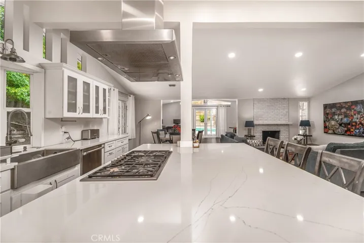5708 Mcdonie, Woodland Hills, California 91367