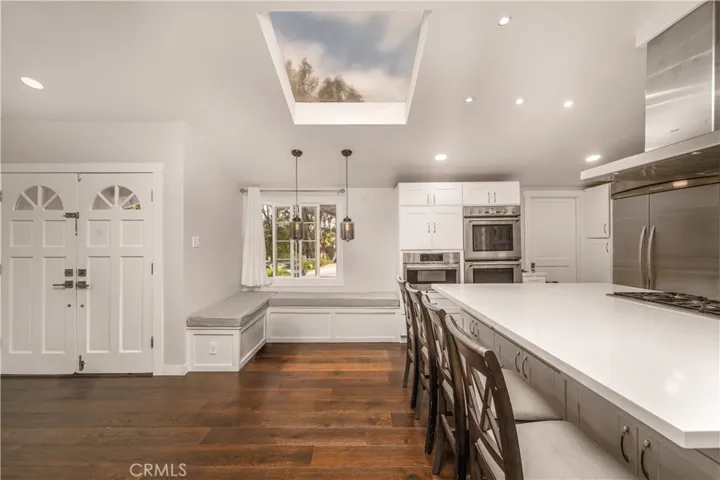 5708 Mcdonie, Woodland Hills, California 91367