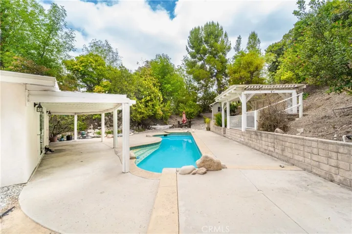 5708 Mcdonie, Woodland Hills, California 91367