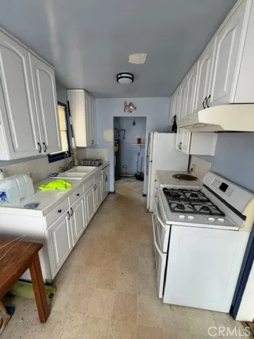 2909 N Valley, Manhattan Beach, California 90266