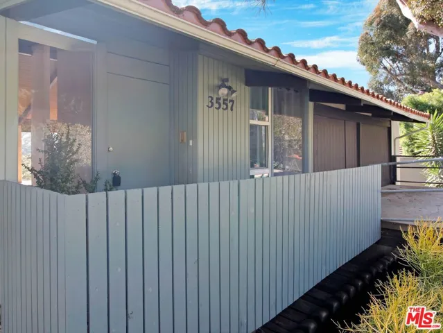 3557 Serra Road, Malibu, California 90265