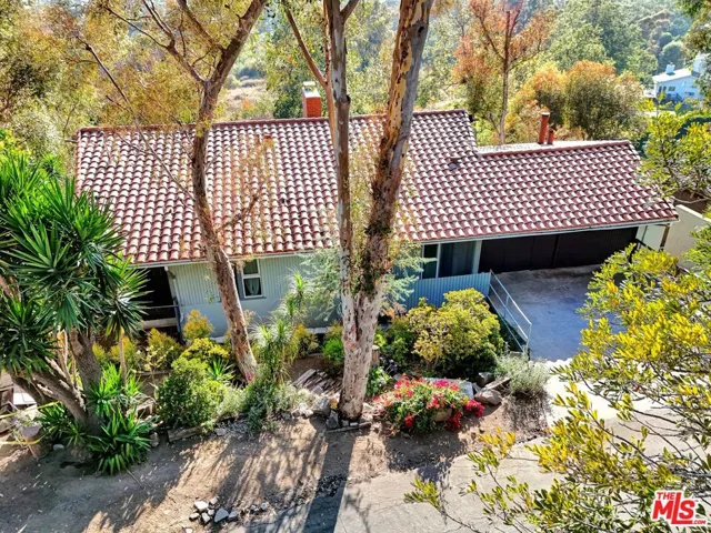 3557 Serra Road, Malibu, California 90265