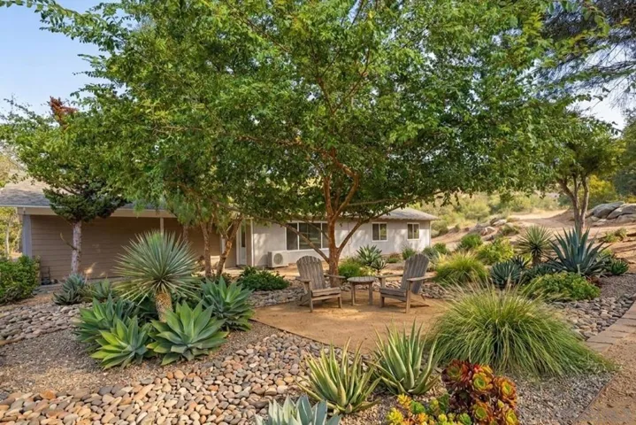 Front yard idea of landscaping.