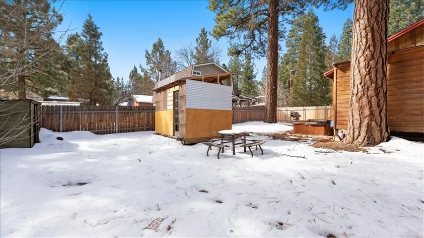 573 Spruce, Sugarloaf, California 92386
