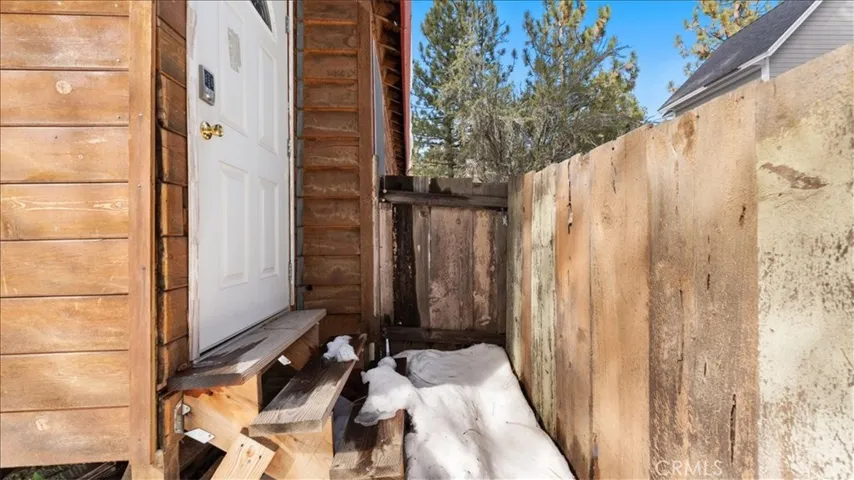 573 Spruce, Sugarloaf, California 92386