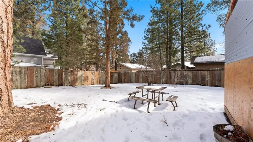 573 Spruce, Sugarloaf, California 92386