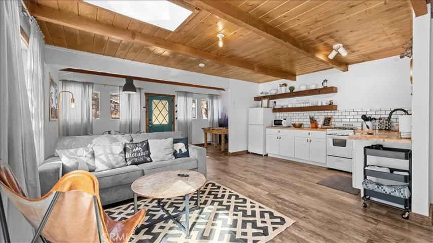 573 Spruce, Sugarloaf, California 92386