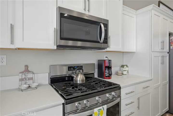 7125 Cattail Creek, Bakersfield, California 93311