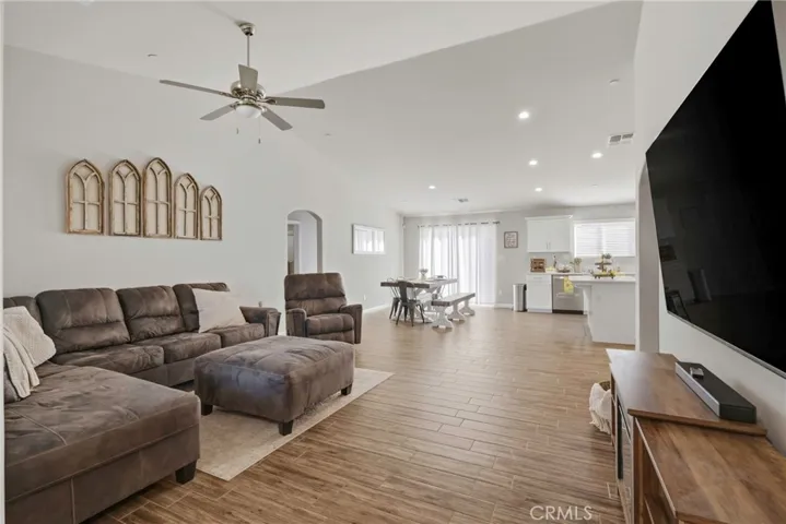 7125 Cattail Creek, Bakersfield, California 93311