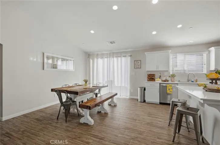 7125 Cattail Creek, Bakersfield, California 93311