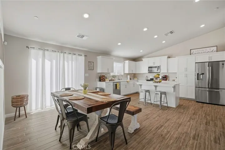 7125 Cattail Creek, Bakersfield, California 93311