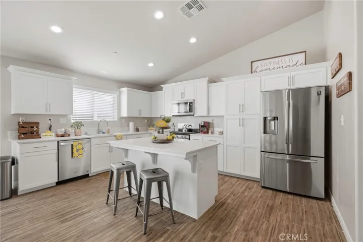 7125 Cattail Creek, Bakersfield, California 93311