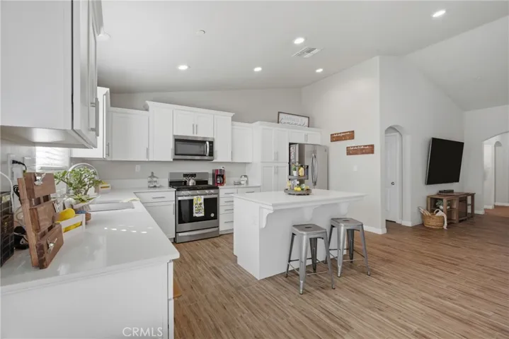 7125 Cattail Creek, Bakersfield, California 93311