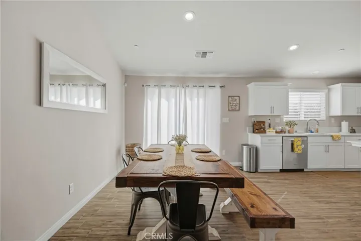 7125 Cattail Creek, Bakersfield, California 93311
