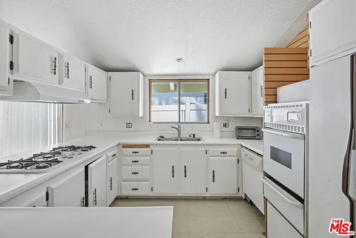 23777 Mulholland Hwy #70, Calabasas, California 91302
