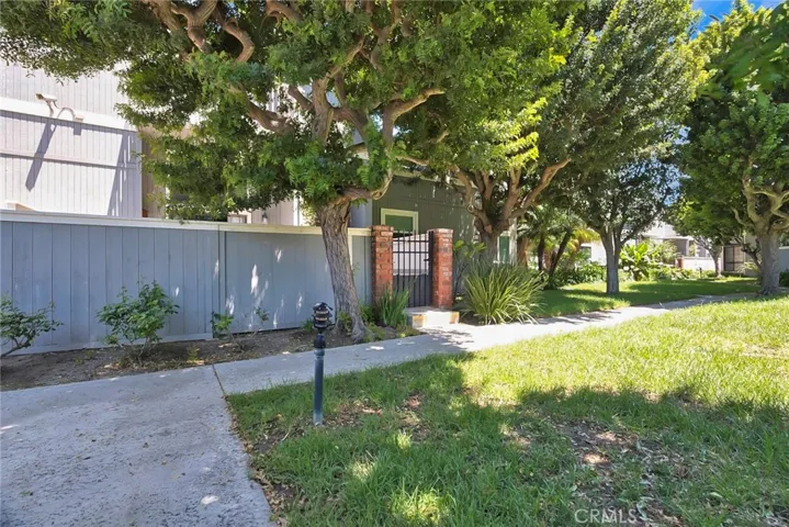 4478 Shorebird Dr. 10, Huntington Beach, California 92649