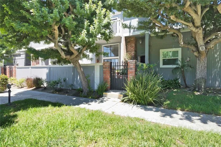 4478 Shorebird Dr. 10, Huntington Beach, California 92649