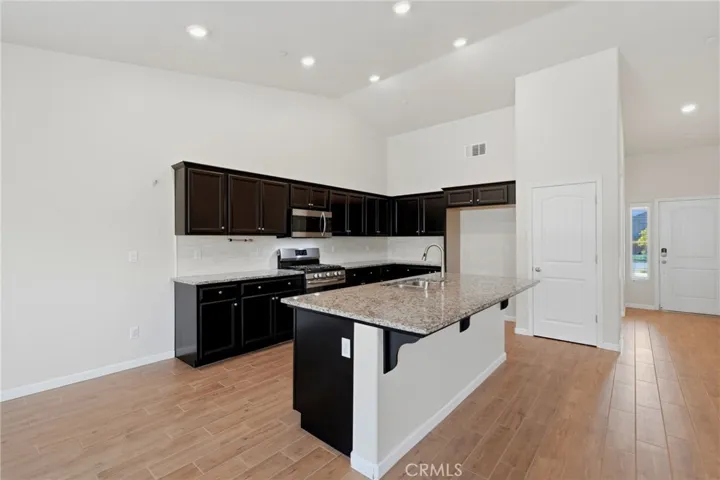 2081 Madeline Drive, Hanford, California 93230