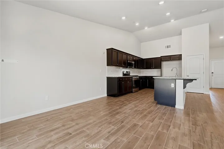 2081 Madeline Drive, Hanford, California 93230
