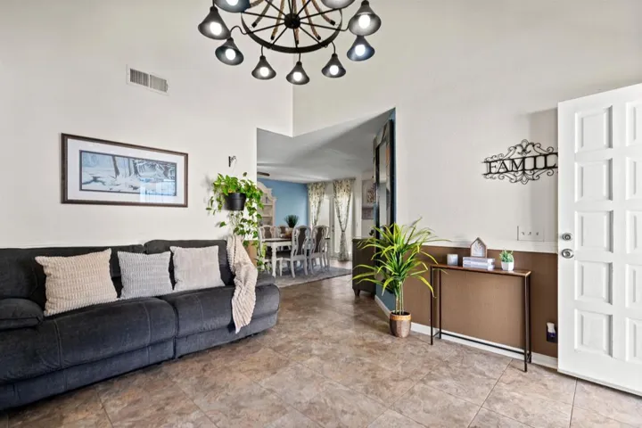 1523 Woodpine Drive, El Cajon, California 92019