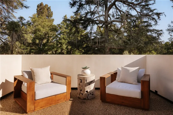 13853 Chandler, Sherman Oaks, California 91401