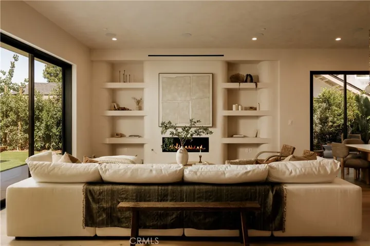 13853 Chandler, Sherman Oaks, California 91401