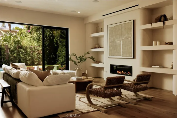 13853 Chandler, Sherman Oaks, California 91401