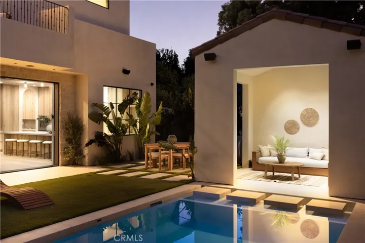 13853 Chandler, Sherman Oaks, California 91401