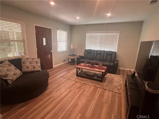 9652 Rincon, Pacoima, California 91331