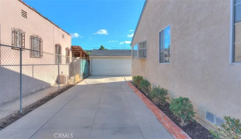 LONG DRIVEWAY