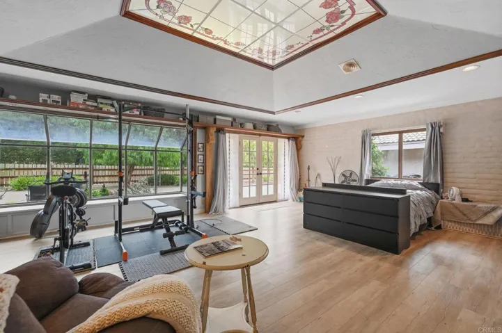 10190 Rayford Drive, Escondido, California 92026