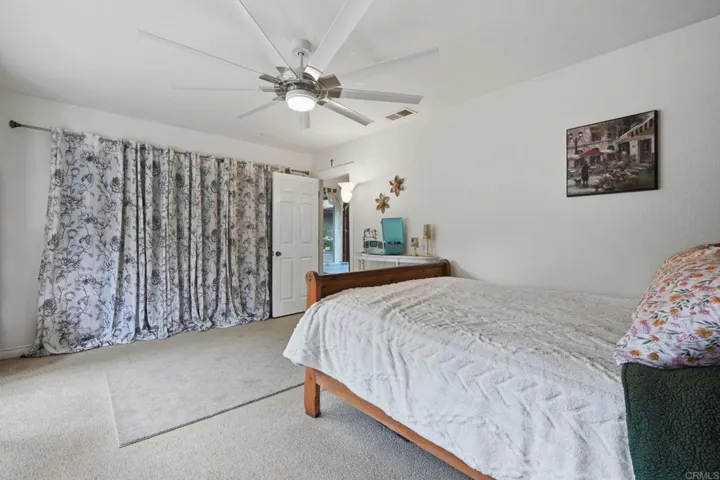 10190 Rayford Drive, Escondido, California 92026