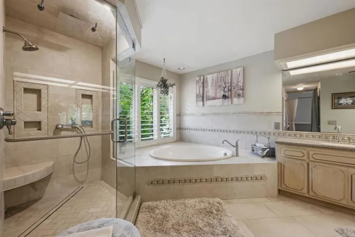 10190 Rayford Drive, Escondido, California 92026