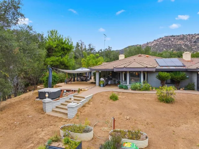 10190 Rayford Drive, Escondido, California 92026