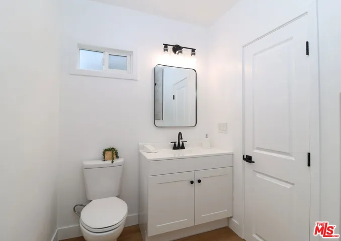 11125 S Osage Avenue, Inglewood, California 90304