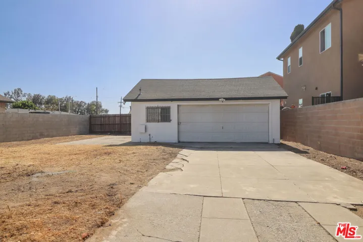 11125 S Osage Avenue, Inglewood, California 90304