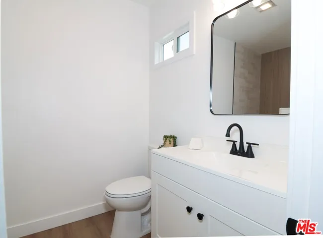 11125 S Osage Avenue, Inglewood, California 90304