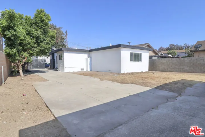 11125 S Osage Avenue, Inglewood, California 90304