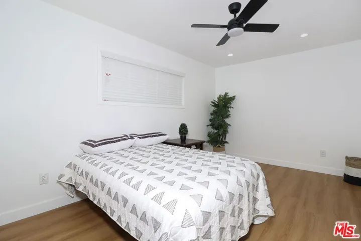 11125 S Osage Avenue, Inglewood, California 90304