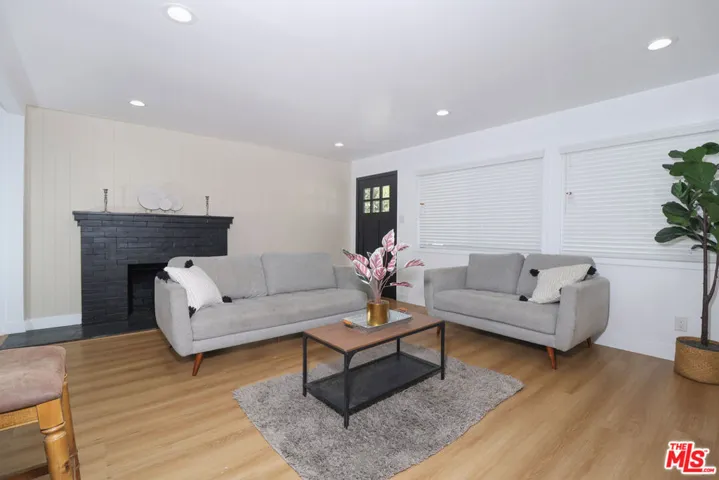 11125 S Osage Avenue, Inglewood, California 90304
