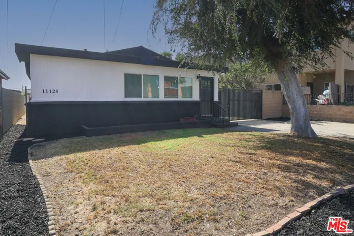 11125 S Osage Avenue, Inglewood, California 90304