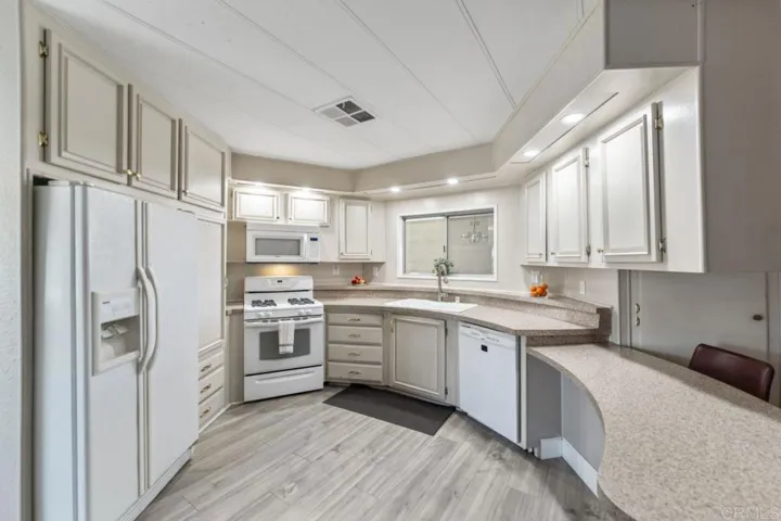 1223 Brentwood Way, Hemet, California 92545