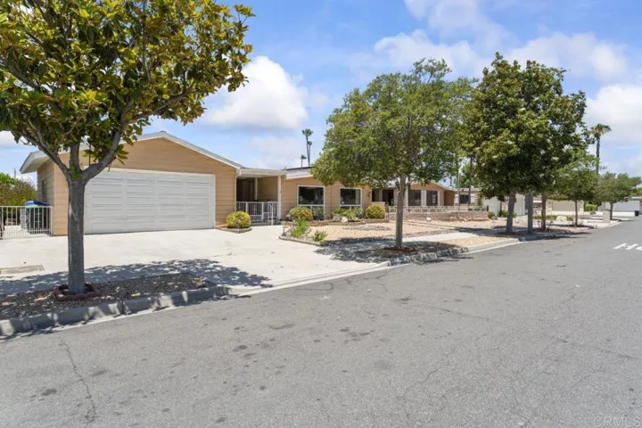 1223 Brentwood Way, Hemet, California 92545