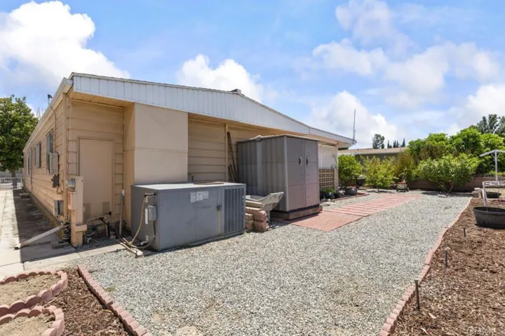 1223 Brentwood Way, Hemet, California 92545